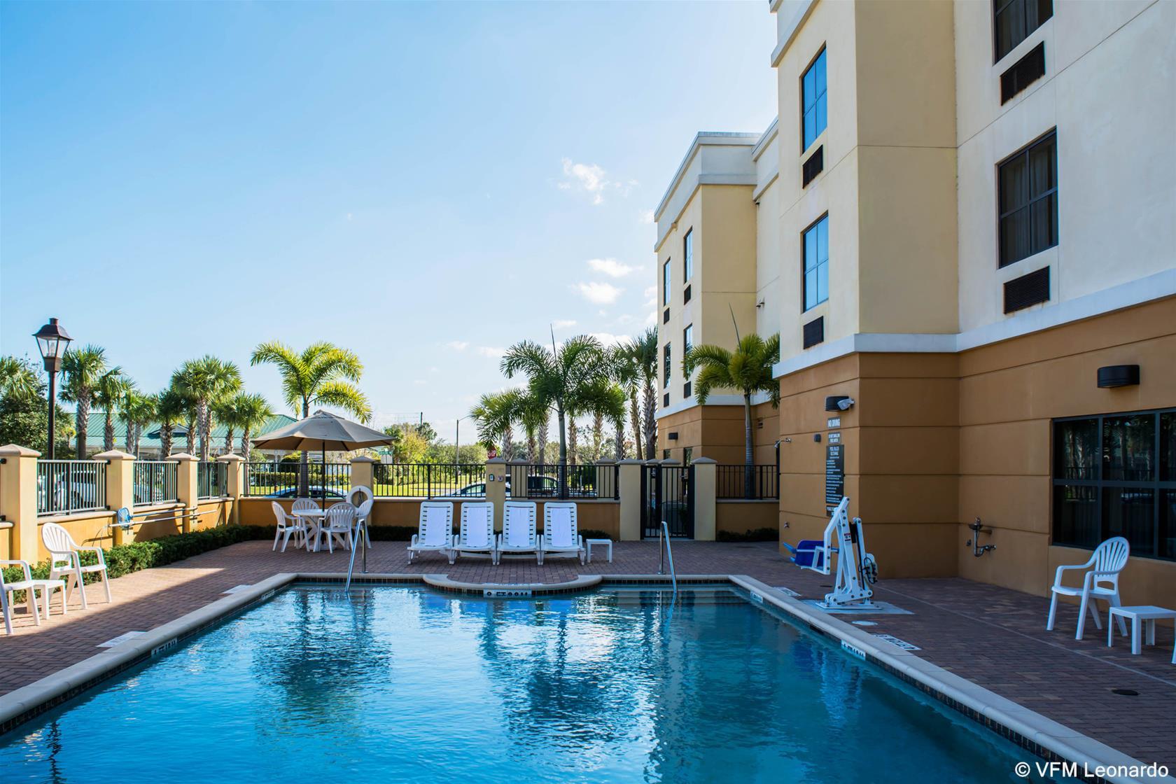 Comfort Suites Vero Beach I-95 Zewnętrze zdjęcie