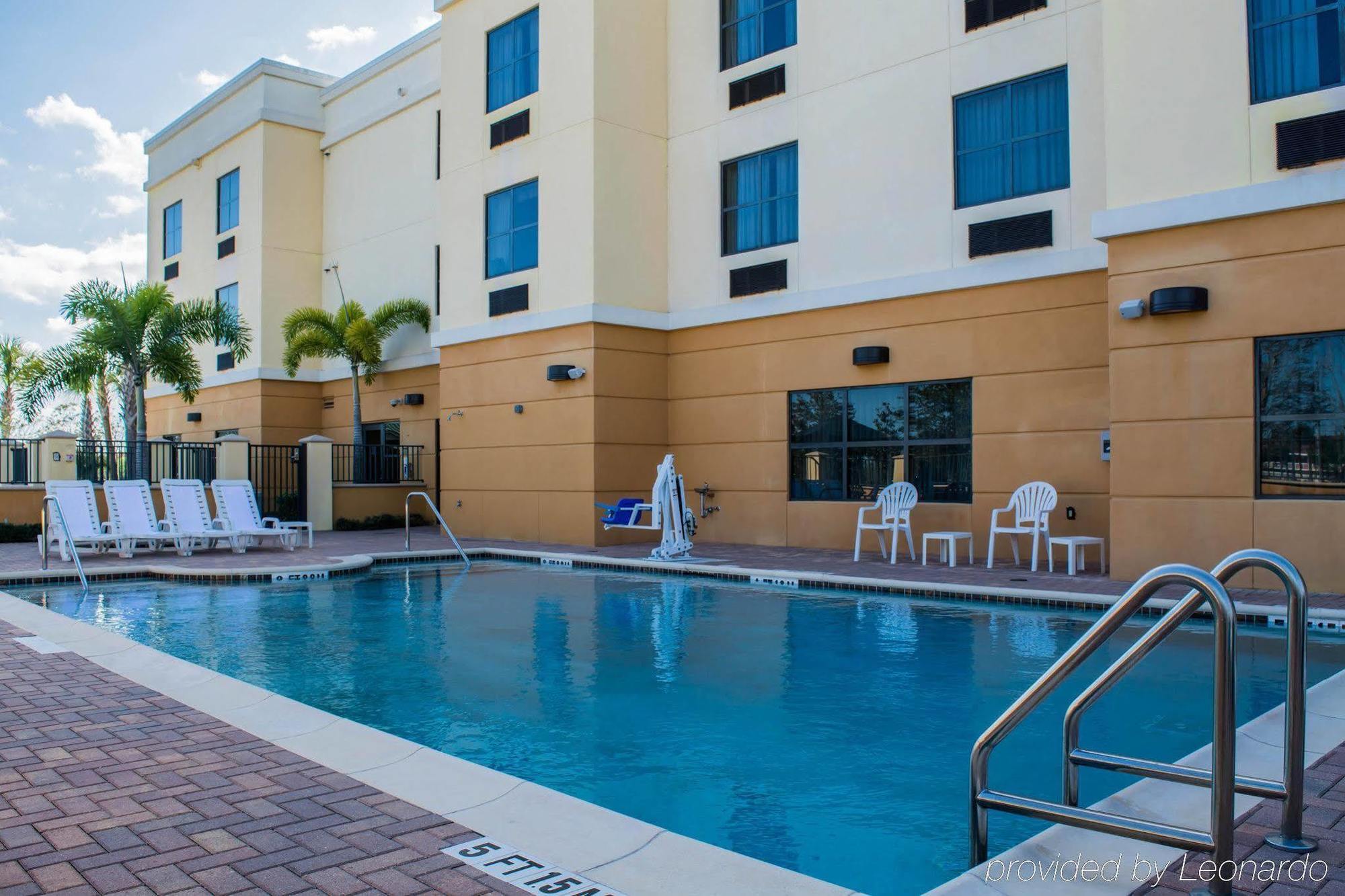 Comfort Suites Vero Beach I-95 Zewnętrze zdjęcie